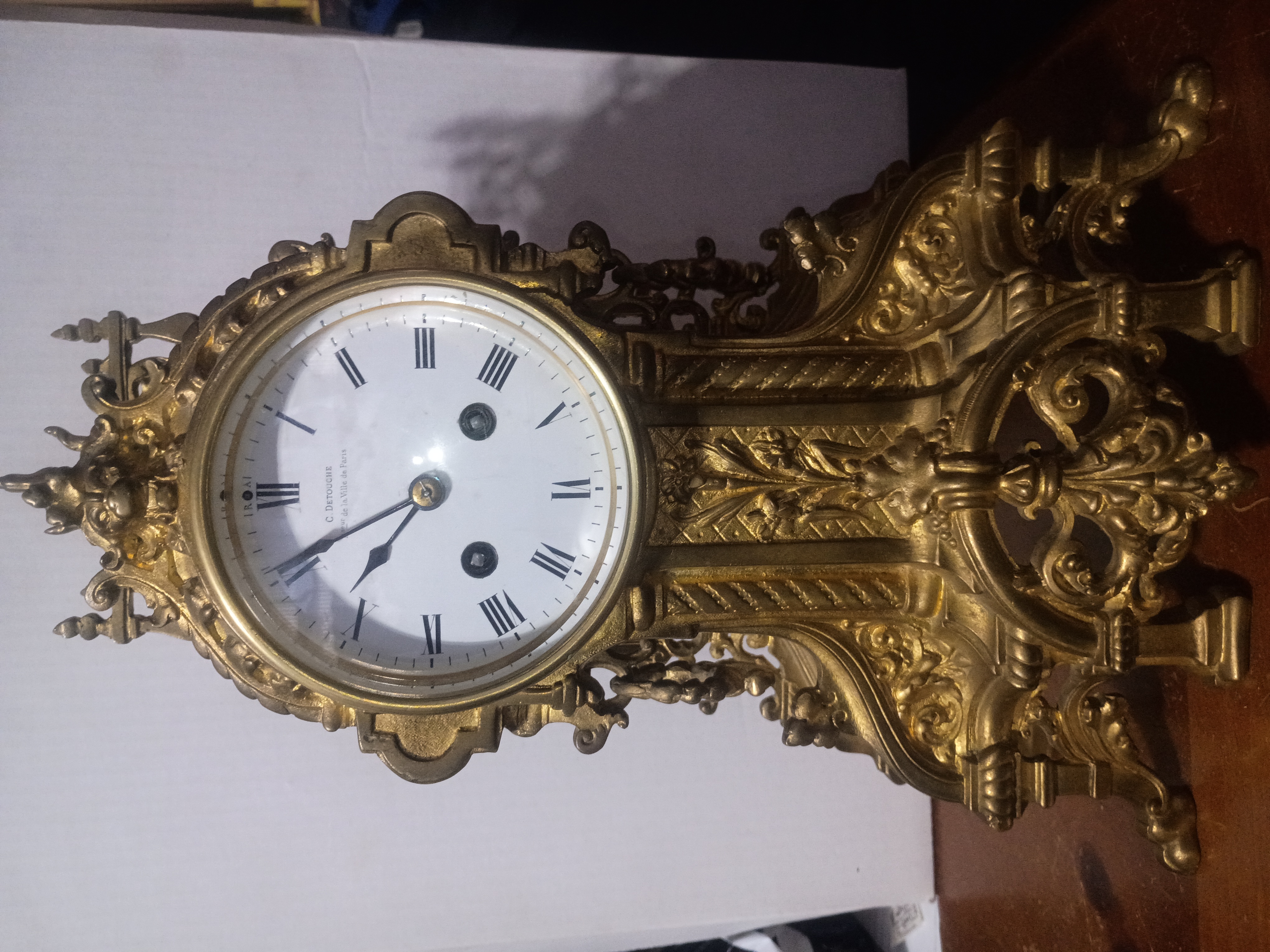 C. Detouche mantle clock