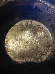 Some old English bowl with a dog's head, FB letters?
