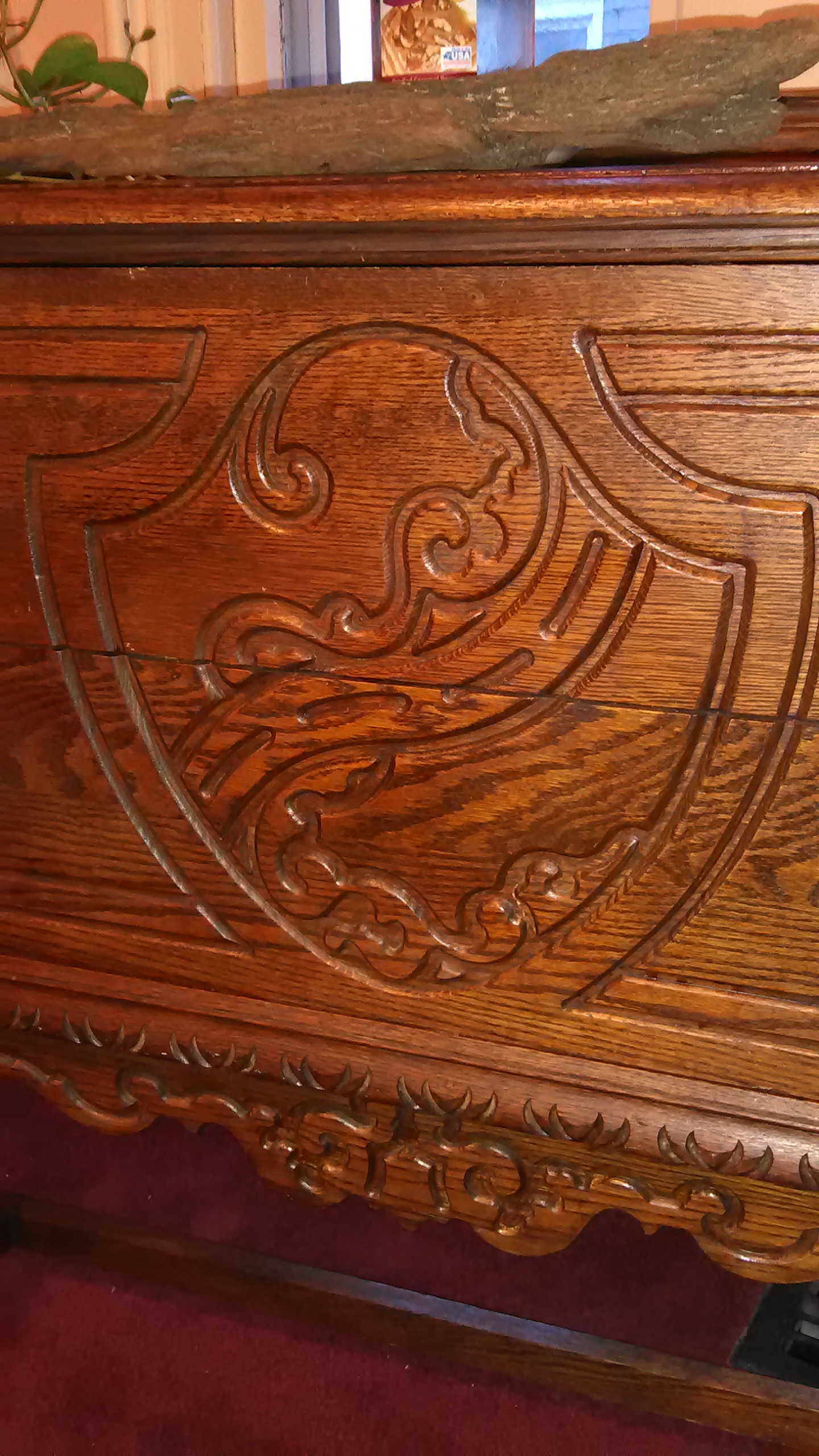 design in front drawers