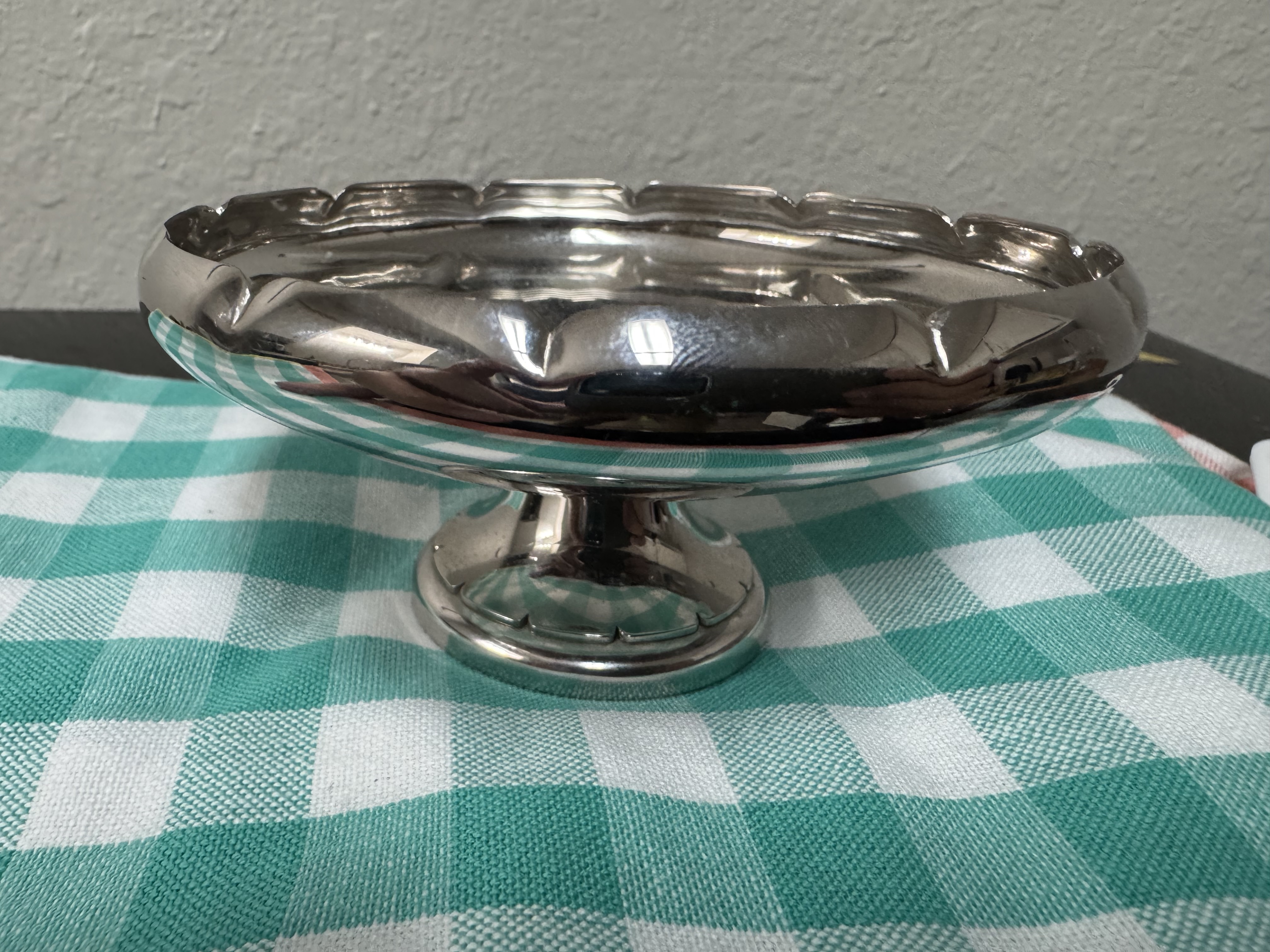 Joseph Lucas Ltd. Fruit Bowl — appraisal value $150 - $250