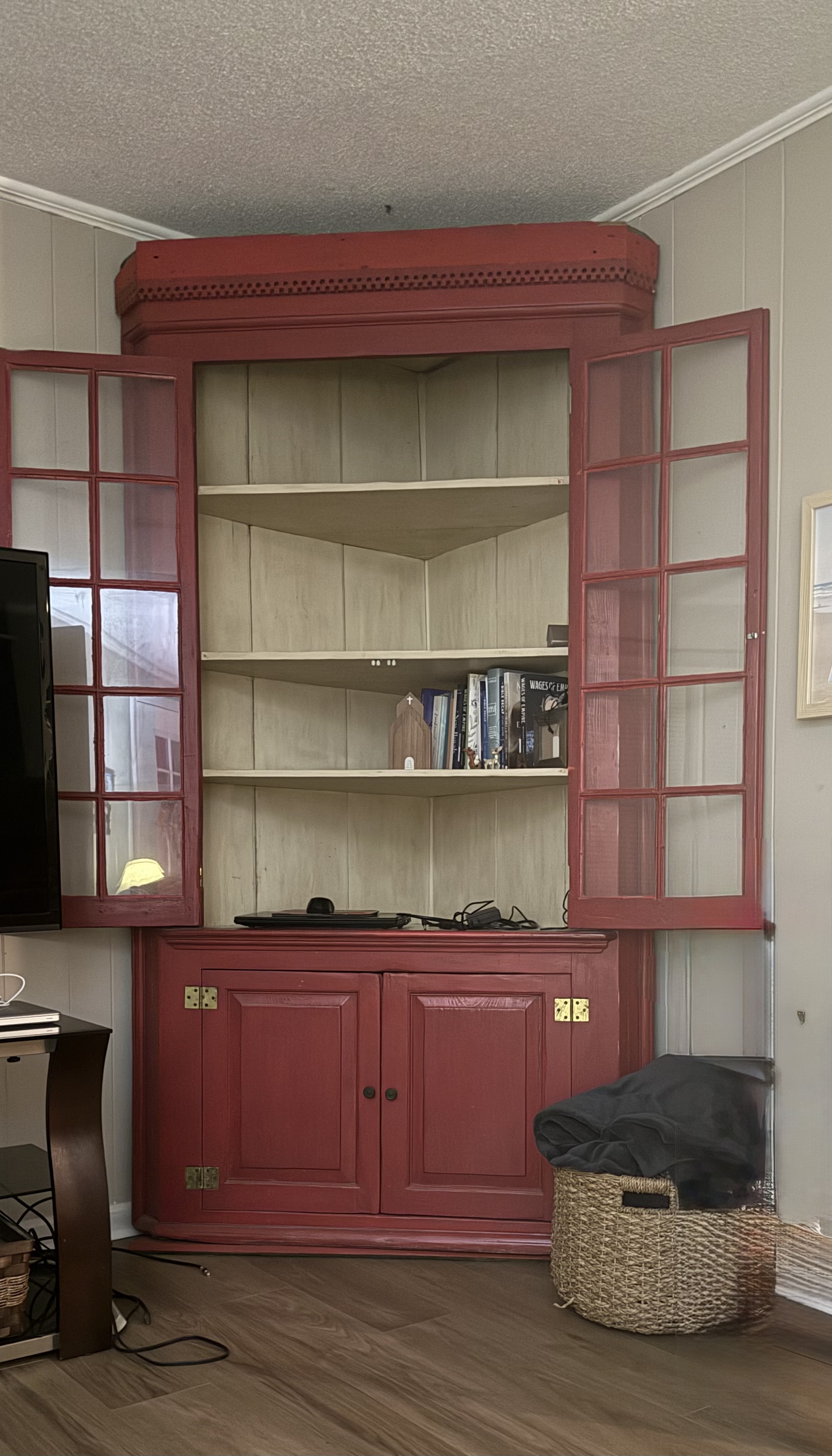 Very large solid pine pre-Civil War corner cabinet — appraisal value $1,000 - $1,500