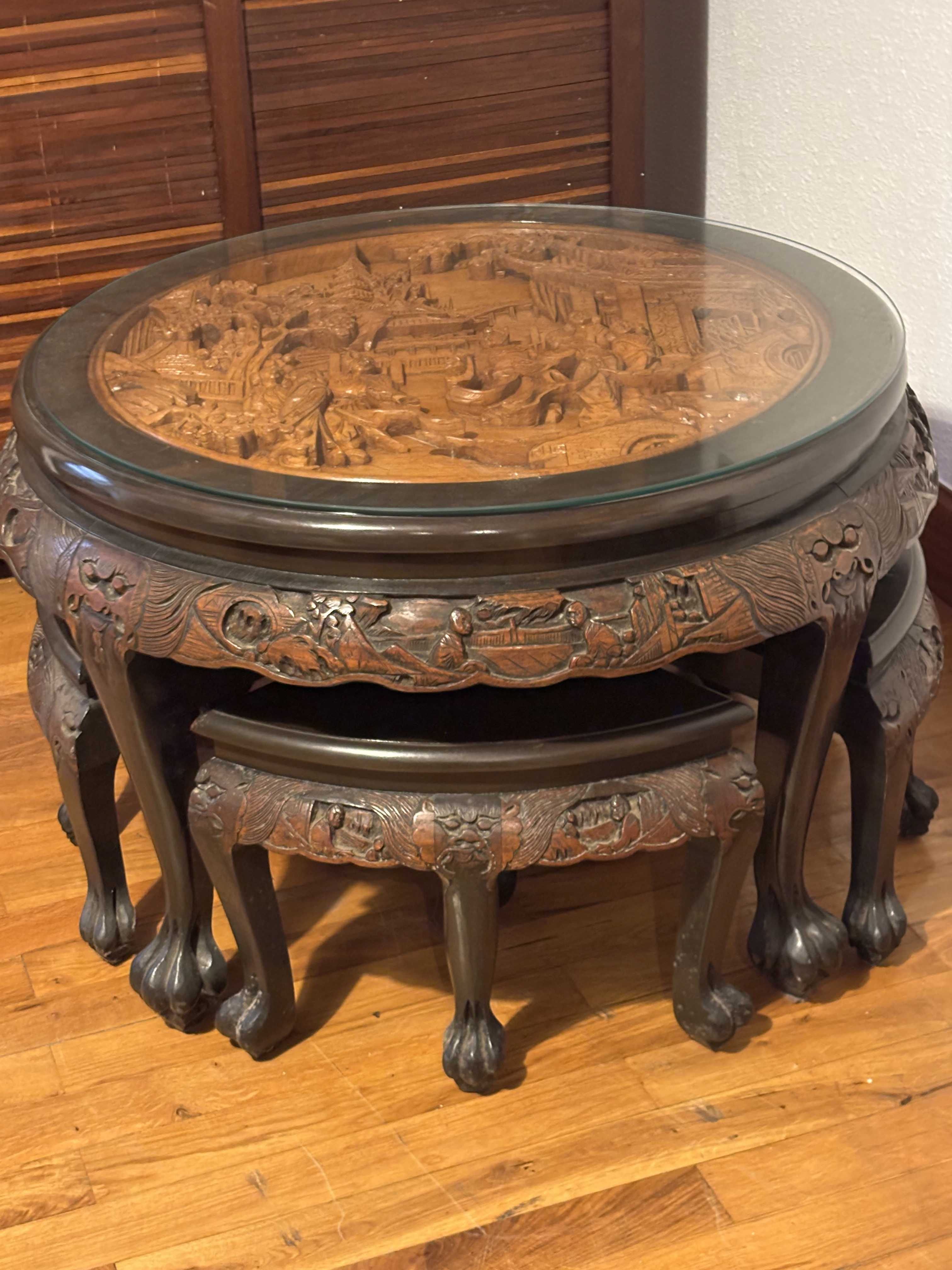 Mesa de te China tipo nido , de principios del siglo XX