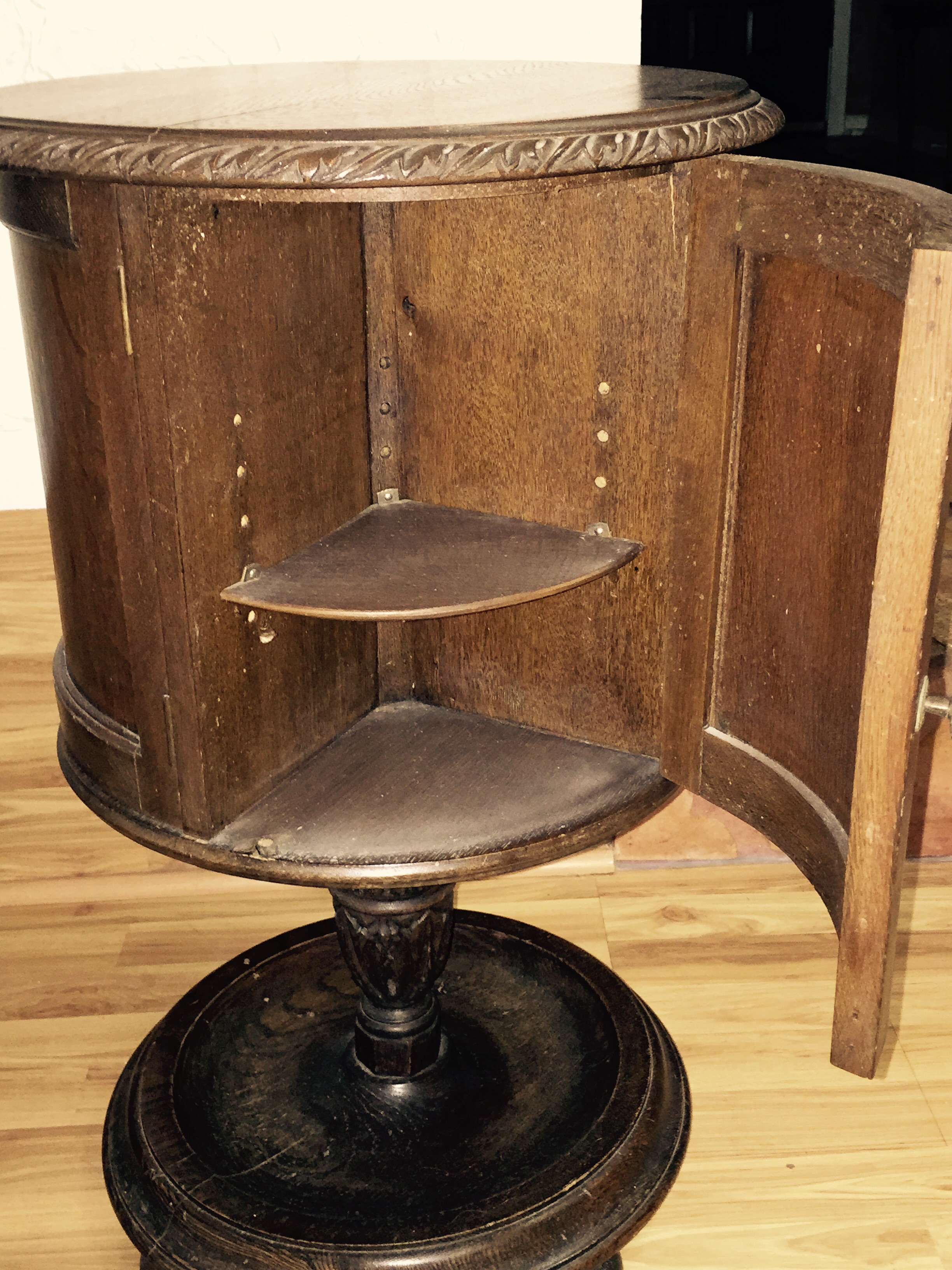 Oak drum/ barrel table InstAppraisal