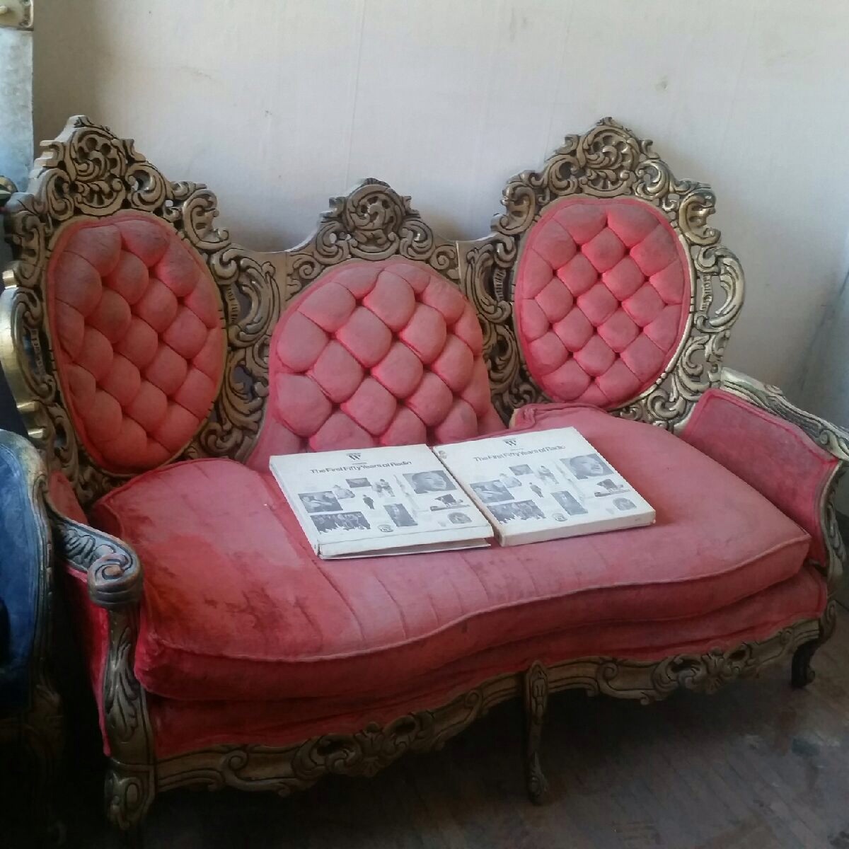 Antique sofa InstAppraisal
