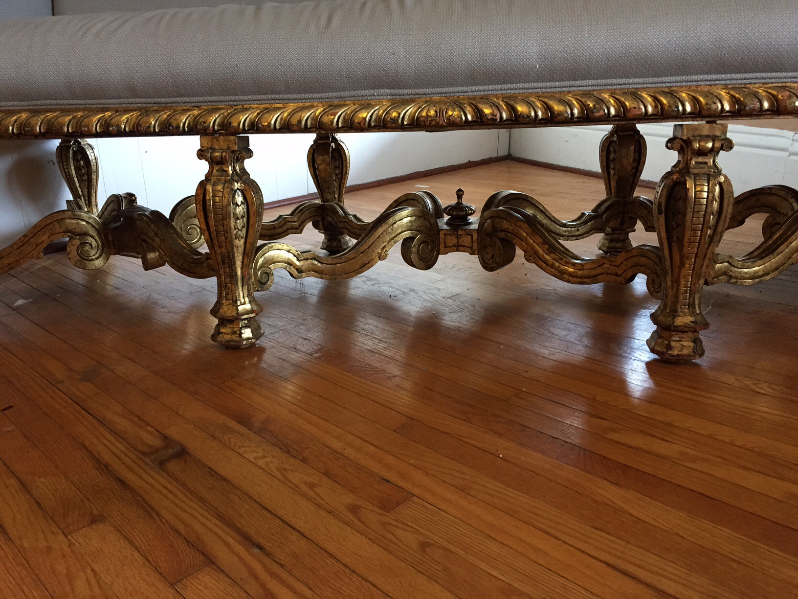 Victorian Style Couch InstAppraisal