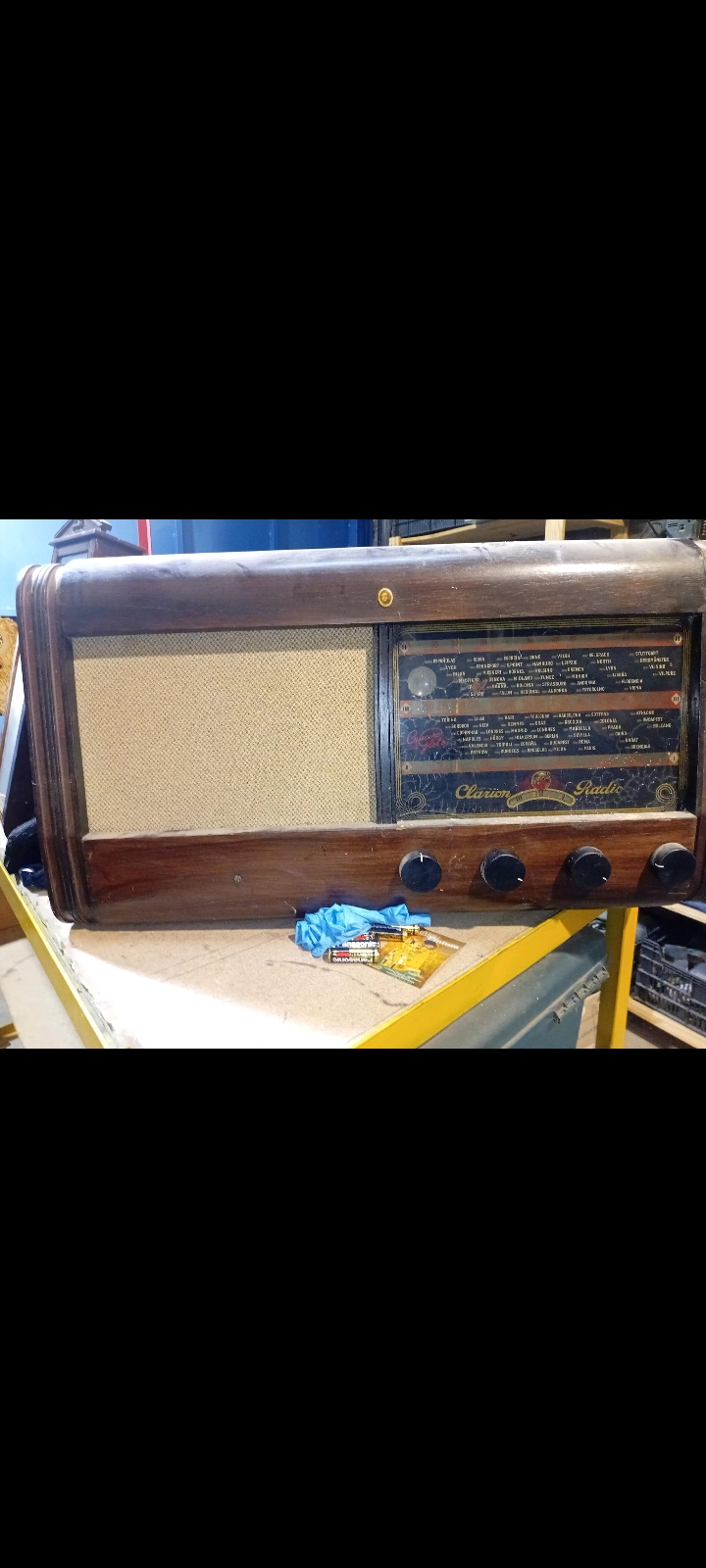 Clarion Vintage Radio