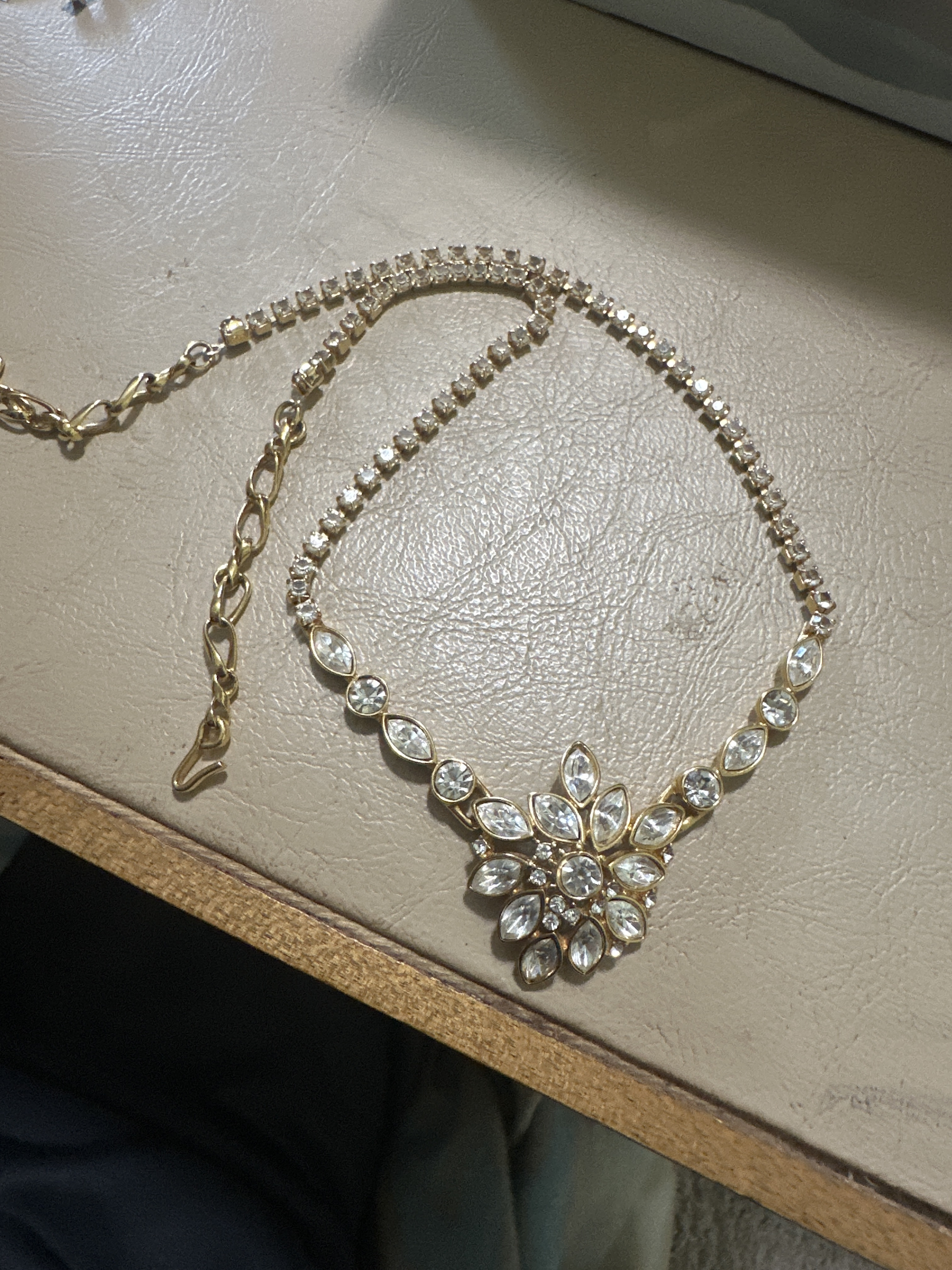 14k Diamond-Embedded Necklace