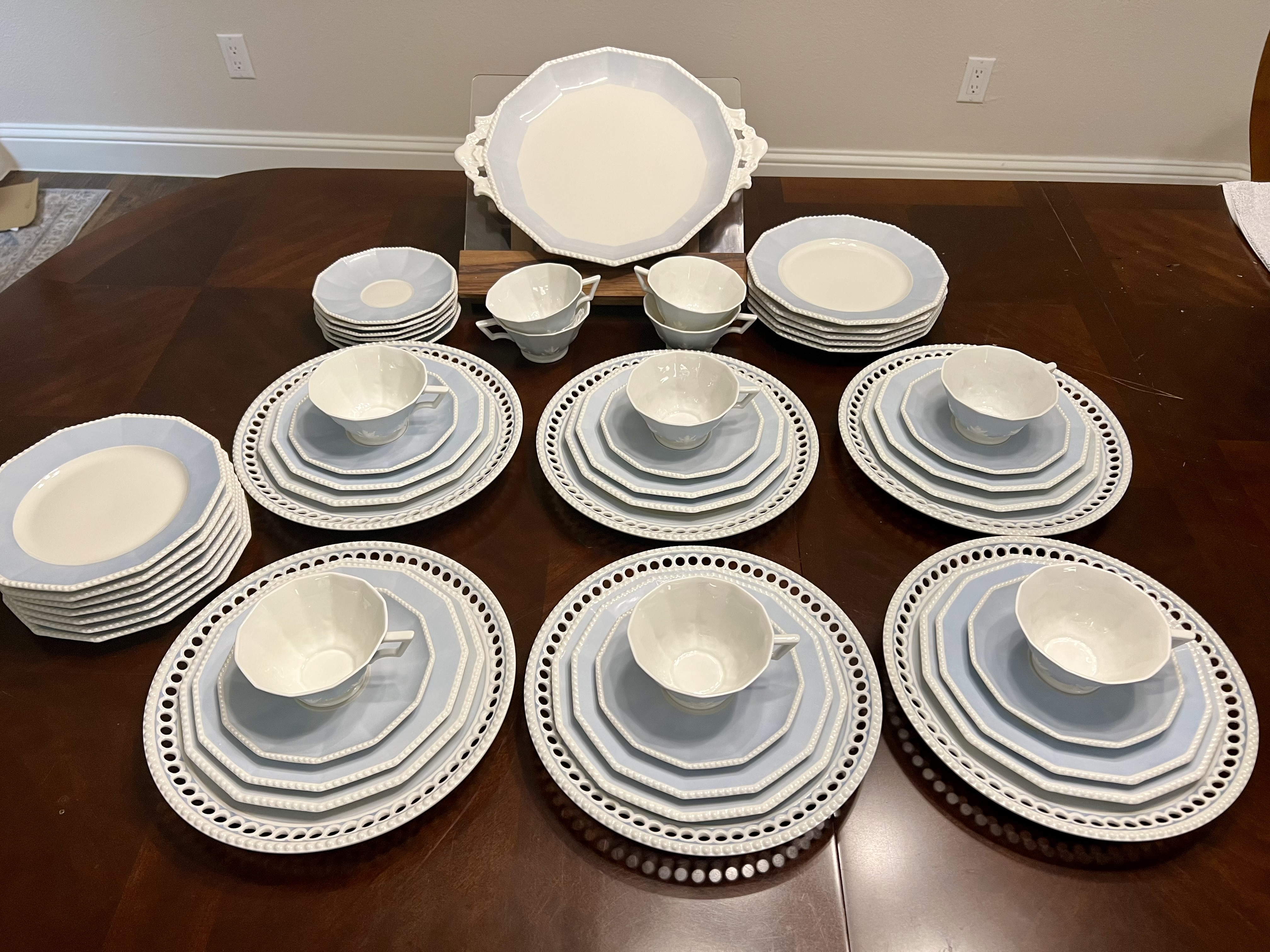 Nymphenburg Perl Blue Dinnerware Set