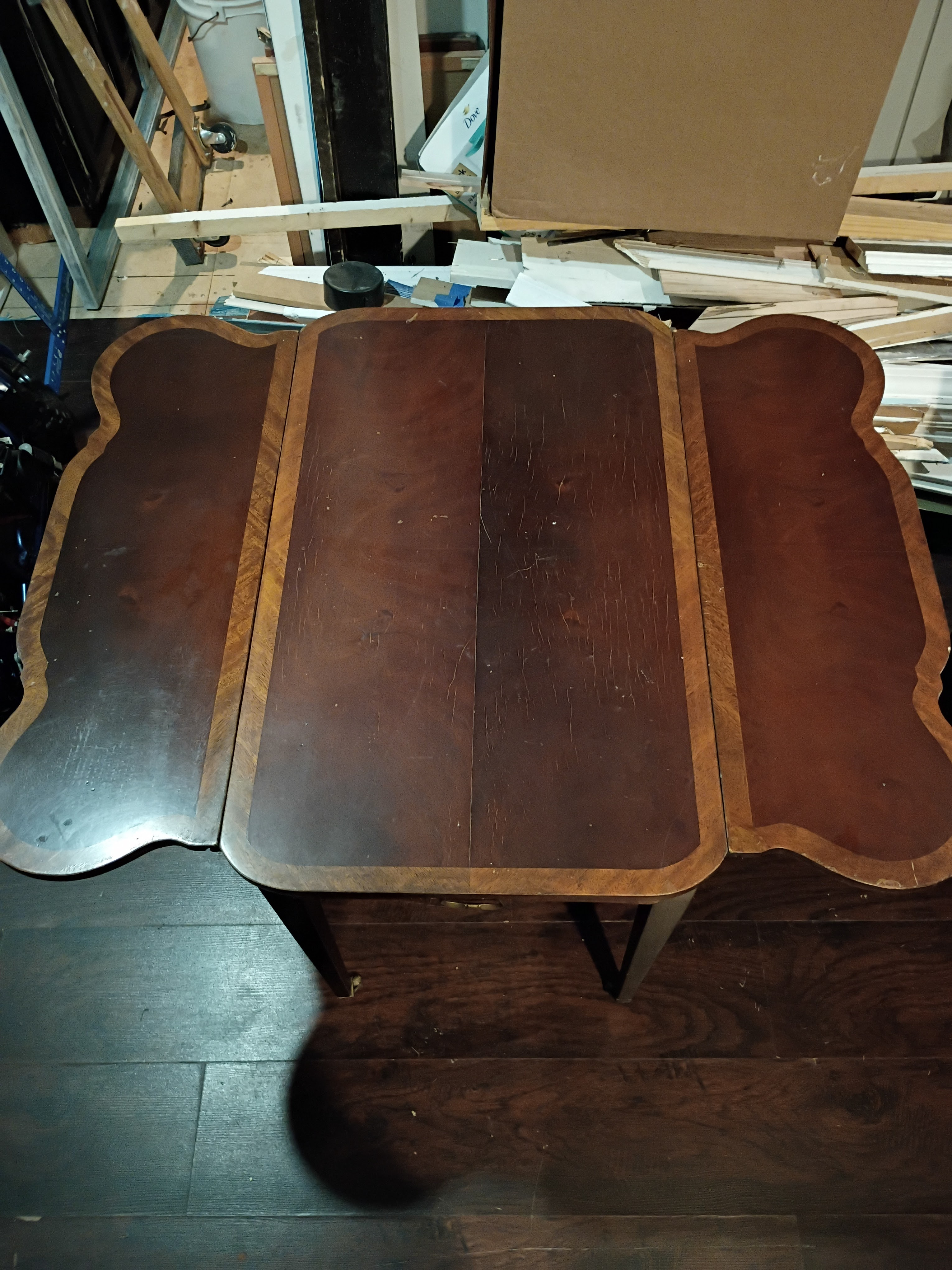 Pembroke breakfast/ drop leaf table