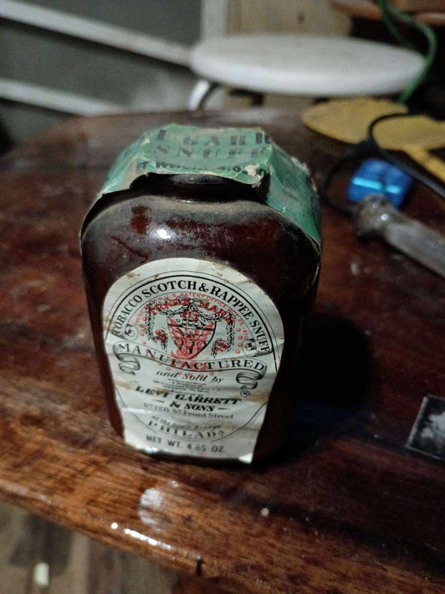 Snuff bottle full