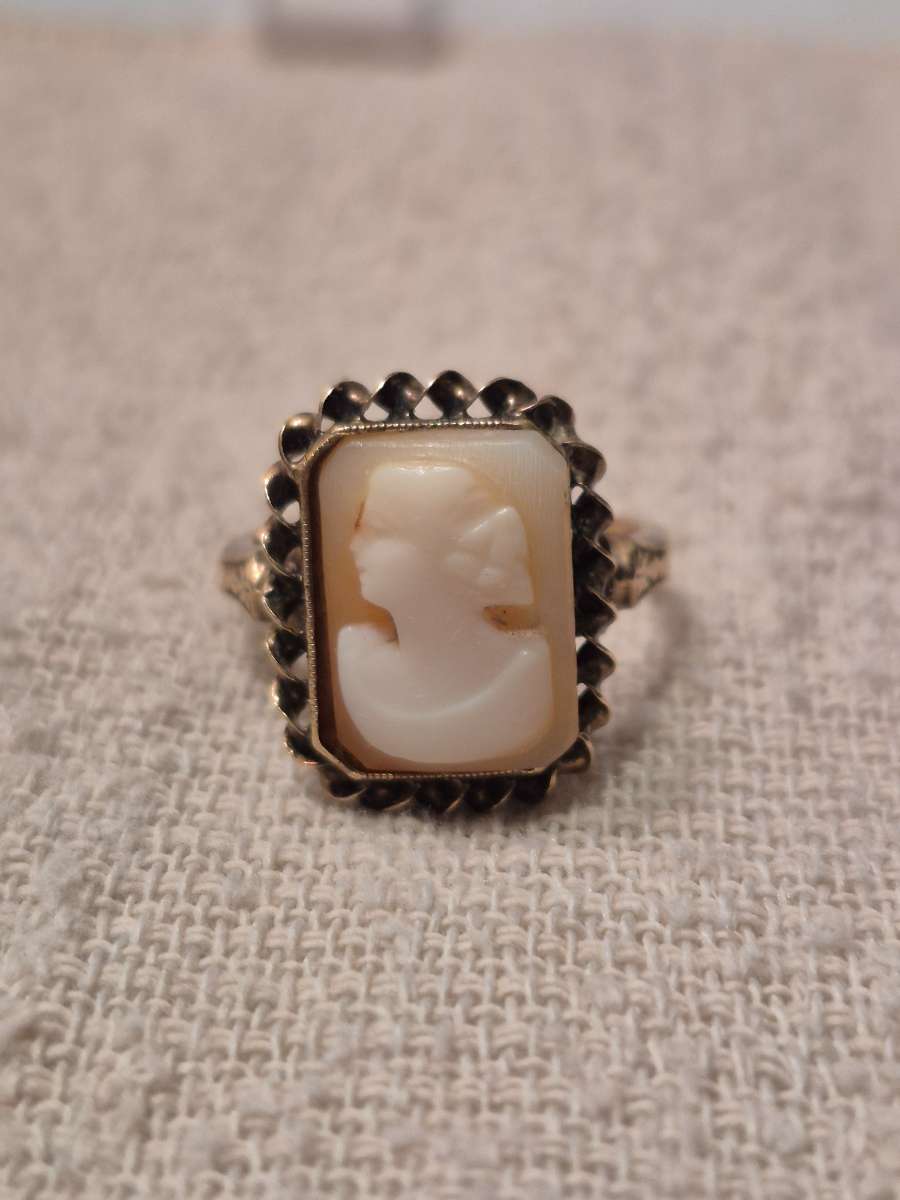 Antique Cameo Ring