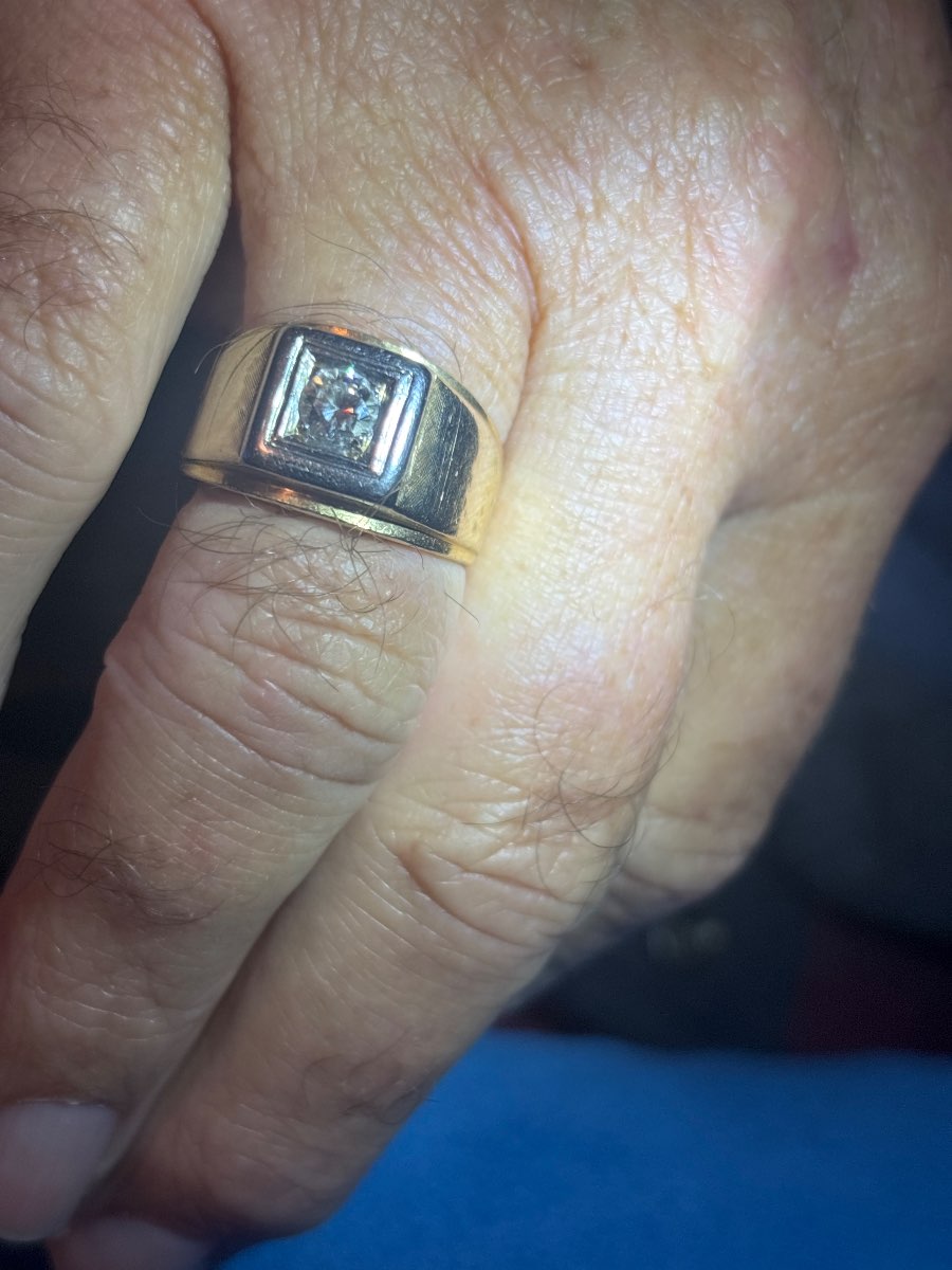 Gold Ring with Diamond