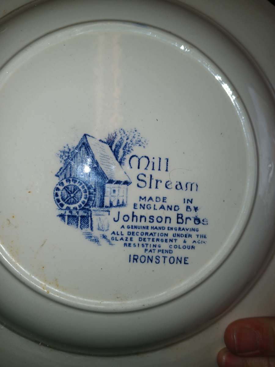 L'eau 12 pièces assiettes plates. 12 pièces assiettes, soupe, saucière, porcelaine.