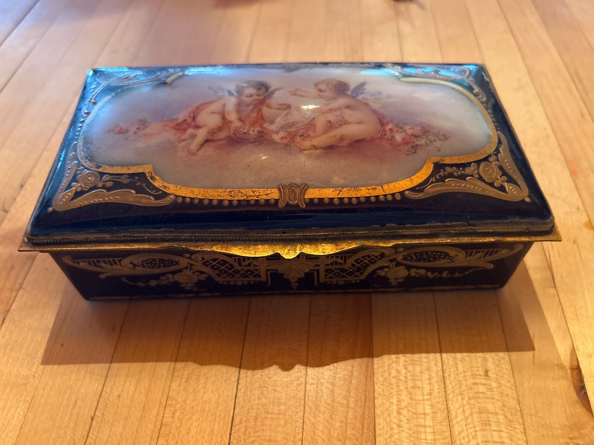 Decorative Porcelain Trinket Box — appraisal value $100 - $150