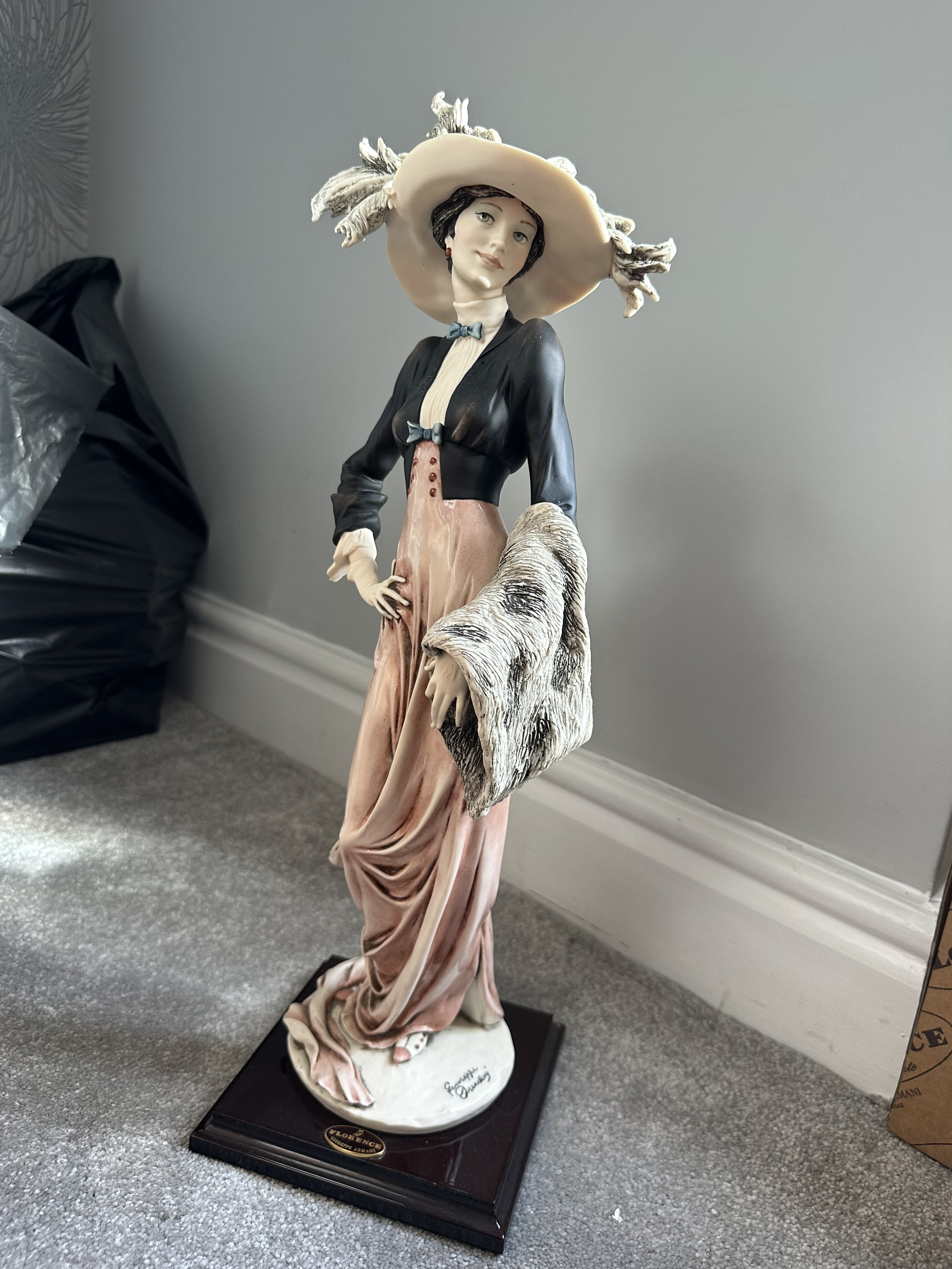 Guiseppe Armani Figurines