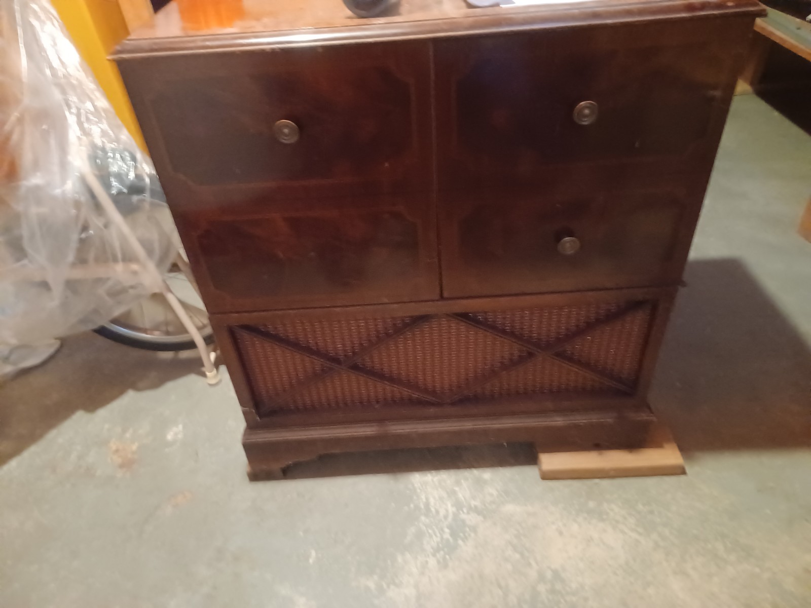 GE frquency modulation radio phonograph combination 754