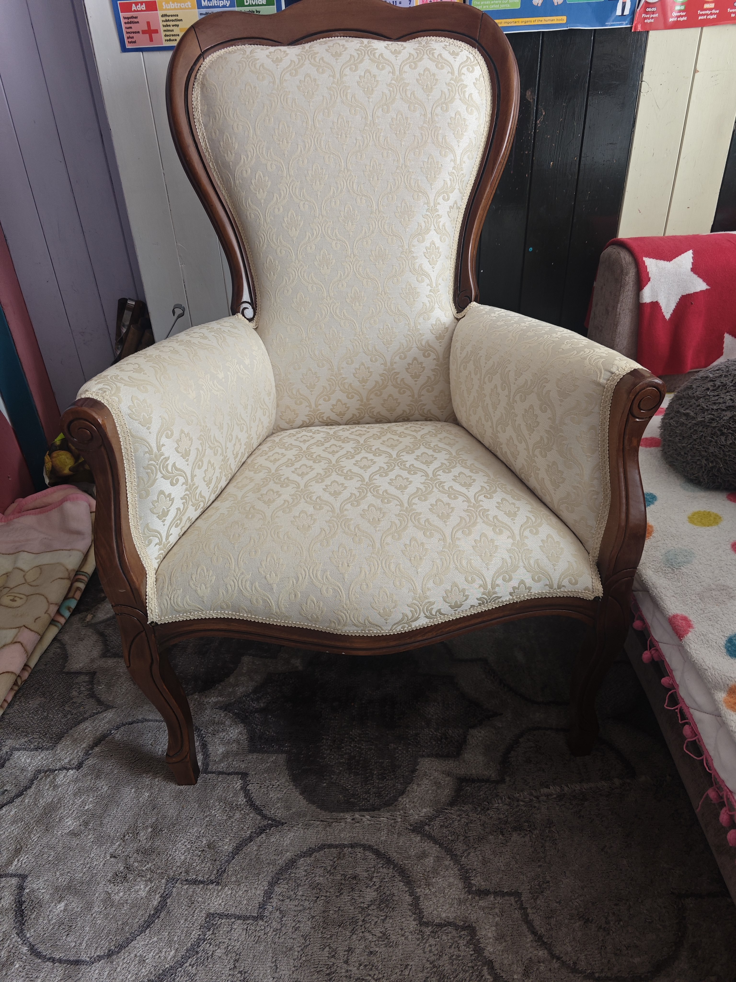 Antique Chair by Malemaru