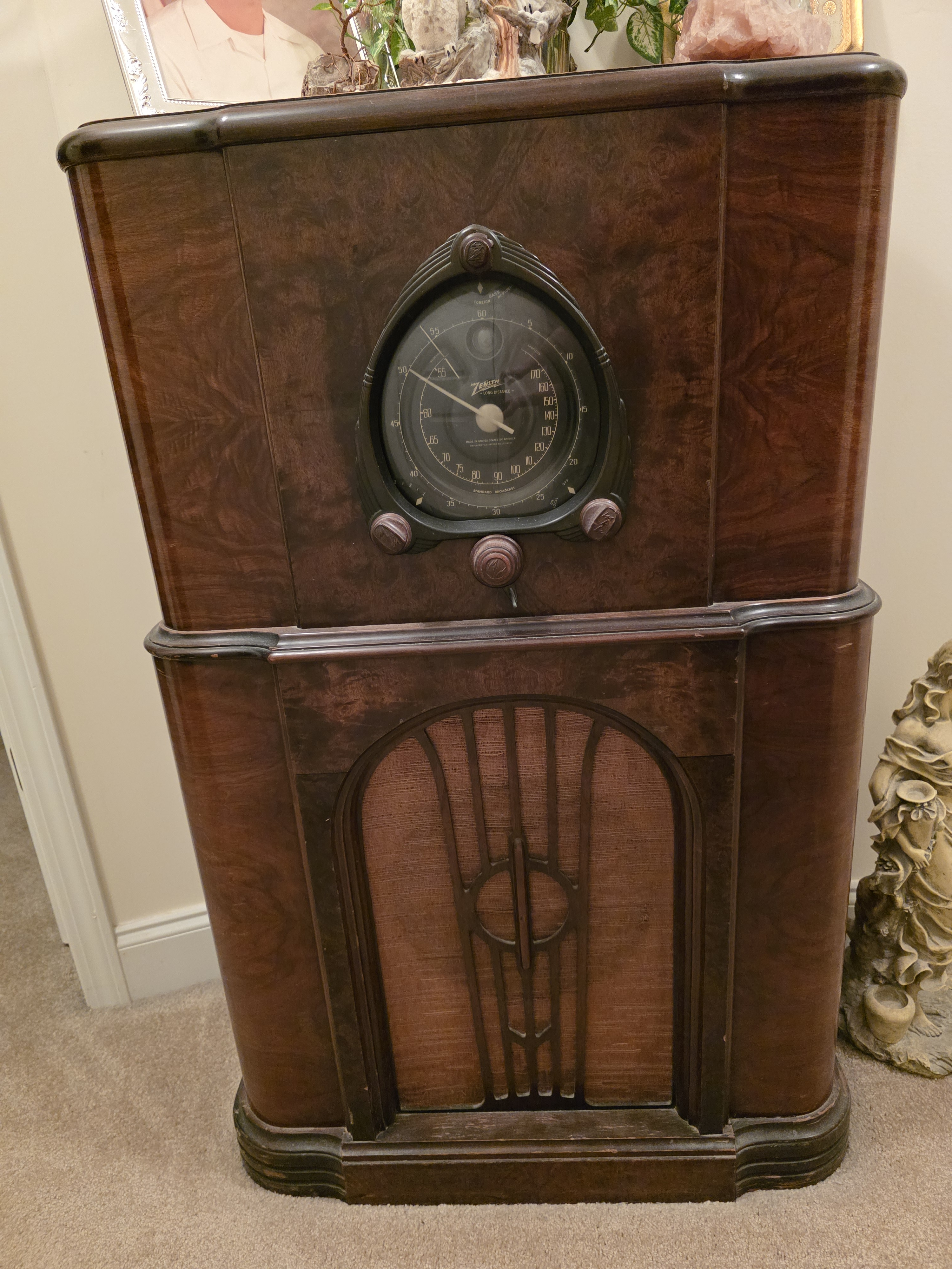 Antique Zenith Radio by Zenith Radio Corporation