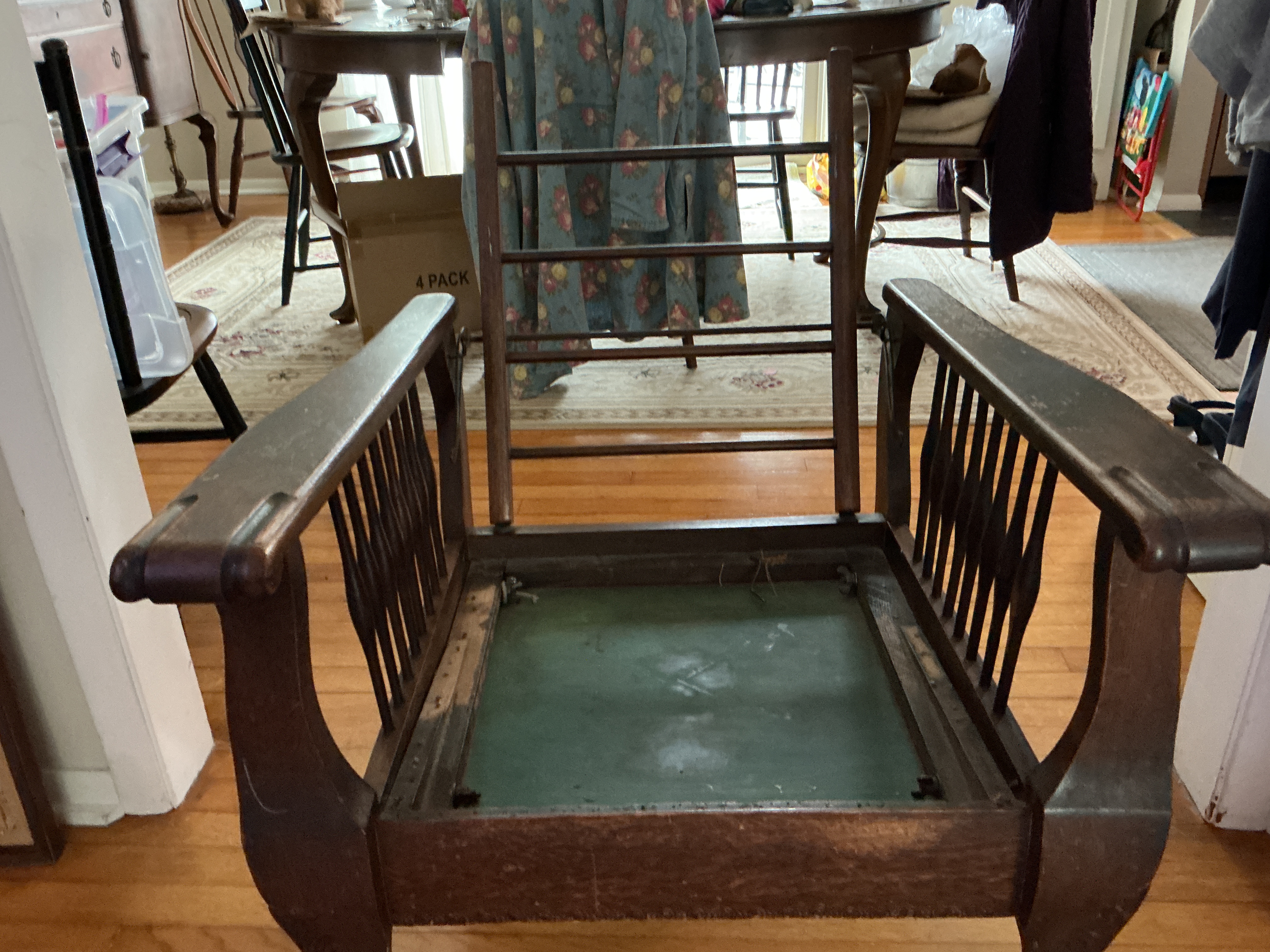 Morris chair 1906, claw feet, carvings, metal bar with metal adjustment, 4 wing nuts on seat, spindle sides, recliner with slats, dark oak, carved arms