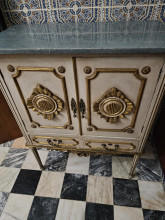 Bar cabinet with inner mirrors, green marble top and gilded details