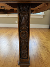 Lane extendable dining table