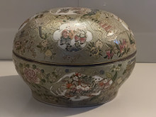 Chinese lid bowl very large 