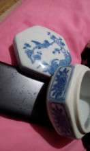 Wing Dynasty 18th century blue and white porcelane pot