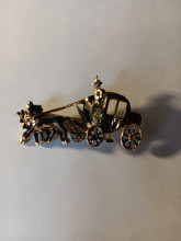 Horse and carriage brooch