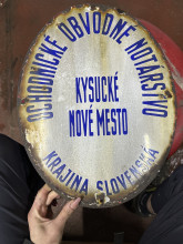 Vintage Enamel Sign – Obvodné Notárstvo Kysucké Nové Mesto (1939–1945)