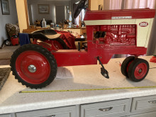 Pedal tractor
