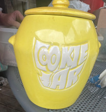 Cookie jar