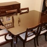 Table with leaves stored inside