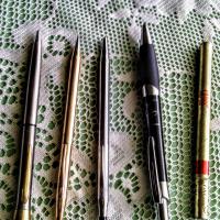 Cross pens and others signed, Gold Silver. Not sure