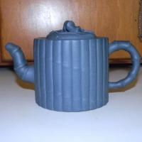 Blue Oriental style tea pot, handle facing right
