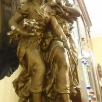 Two young girls holding bundles of wood  C. Hennecke/ Hope-Fear