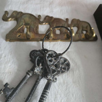 Analyzing Your Item...