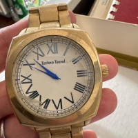 Analyzing Your Item...