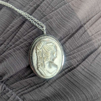 Analyzing Your Item...