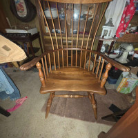 Authentic windsorbcomb back chair