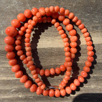 Art deco Mediterranean undyed coral beaded necklace with gold clasp