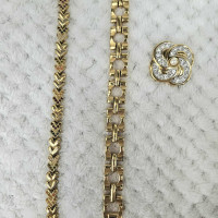 Analyzing Your Item...