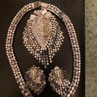 Analyzing Your Item...