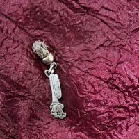 Analyzing Your Item...